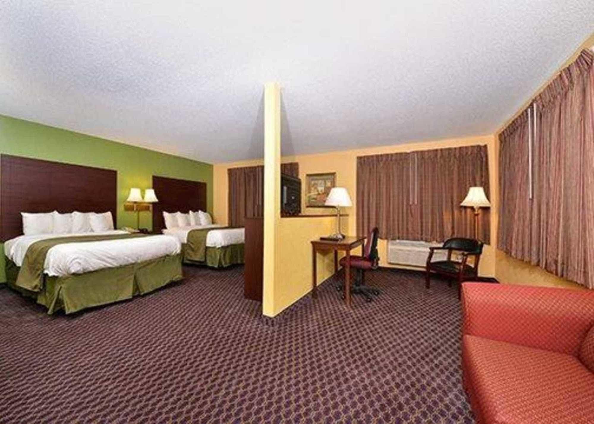 Quality Inn & Suites Grinnell מראה חיצוני תמונה